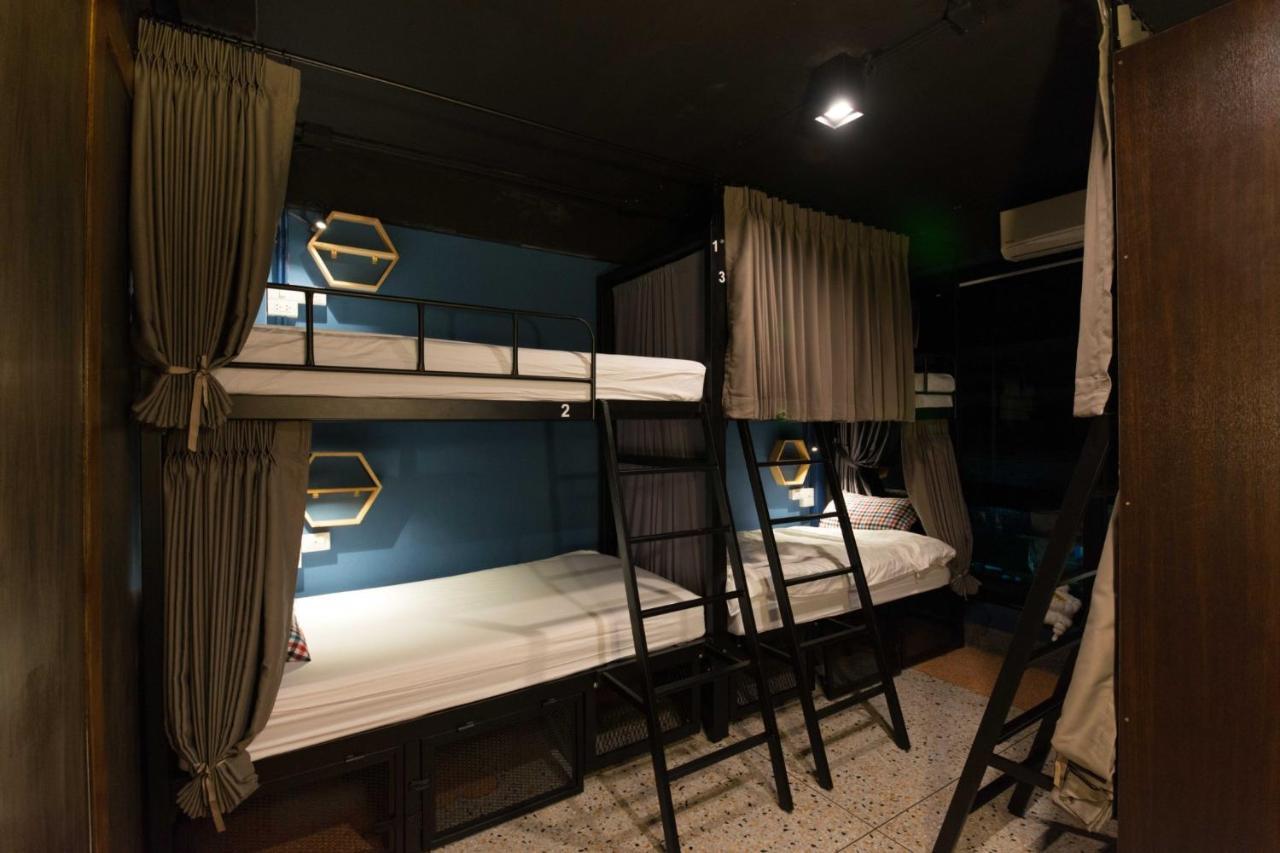 Teegether Hostel Bangkok Exteriör bild