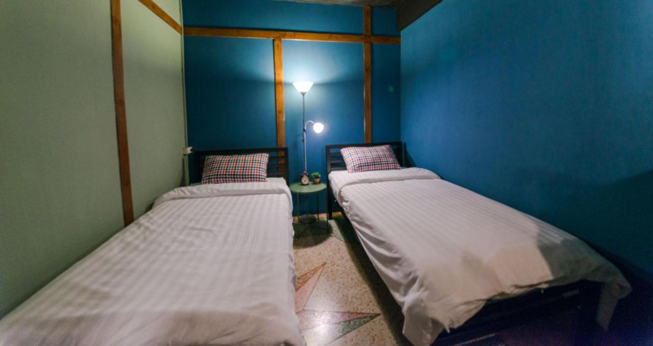 Teegether Hostel Bangkok Exteriör bild